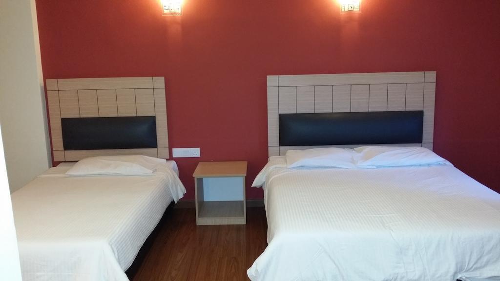 Smart Hotel Серембан Стая снимка